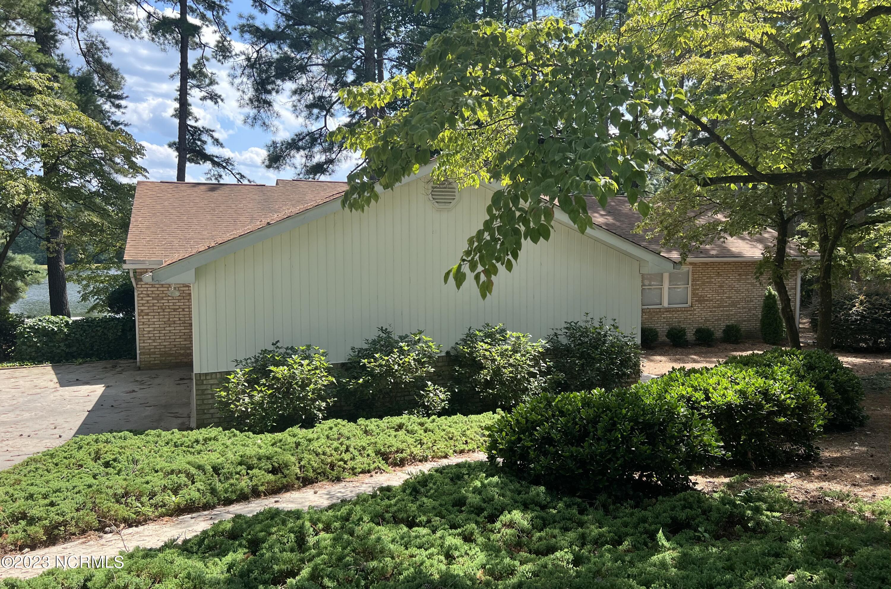60 Gingham Lane