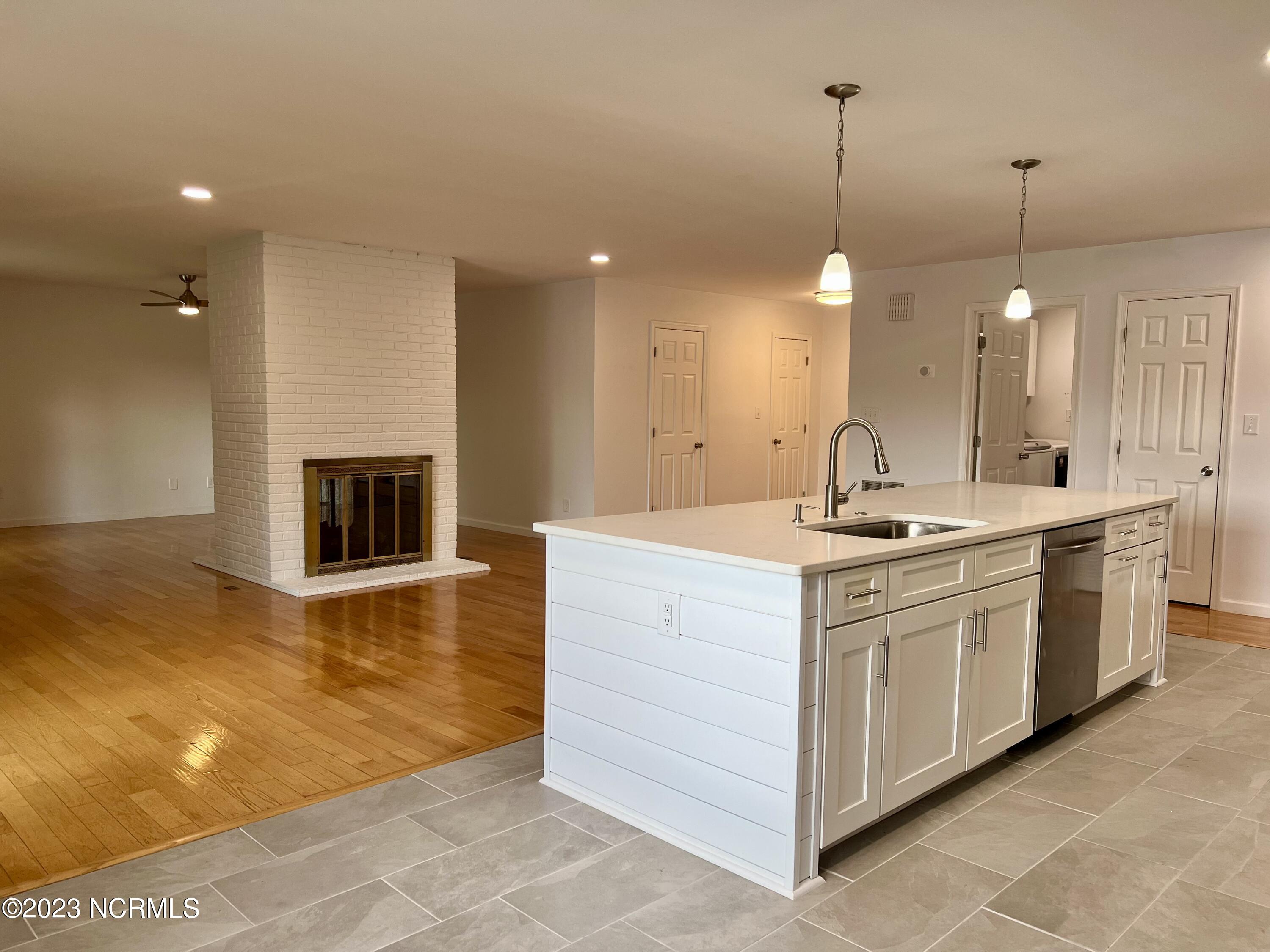 60 Gingham Lane