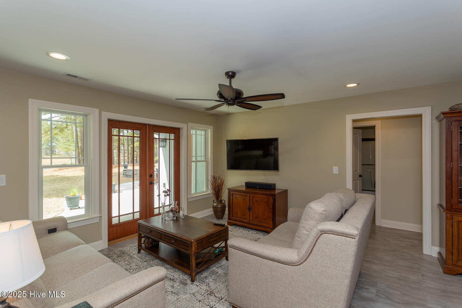 115 Ellens Point