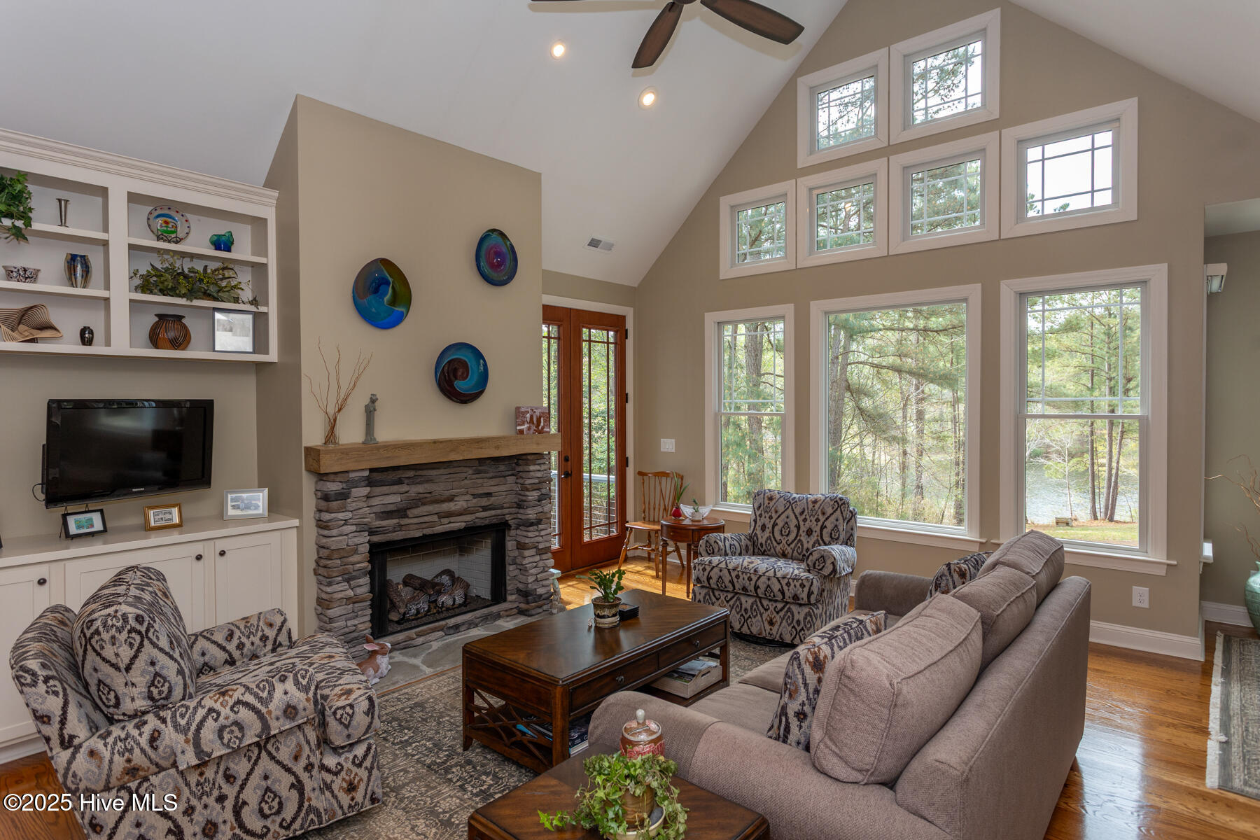 115 Ellens Point