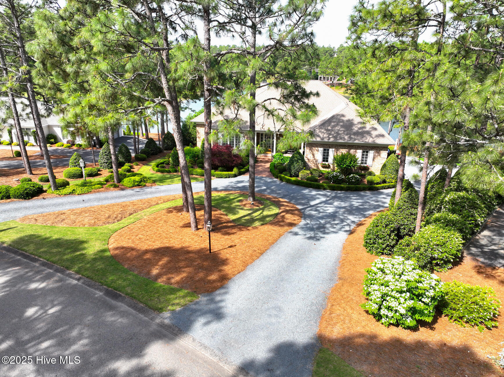 4 Interlachon Lane