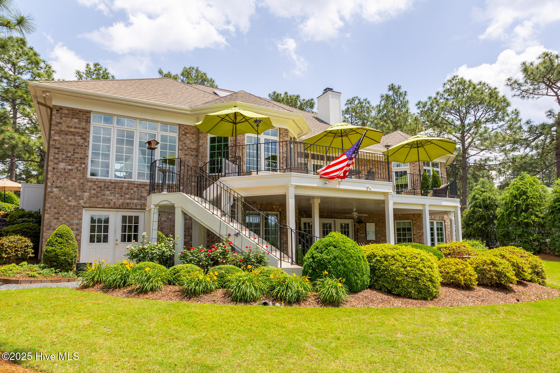 4 Interlachon Lane
