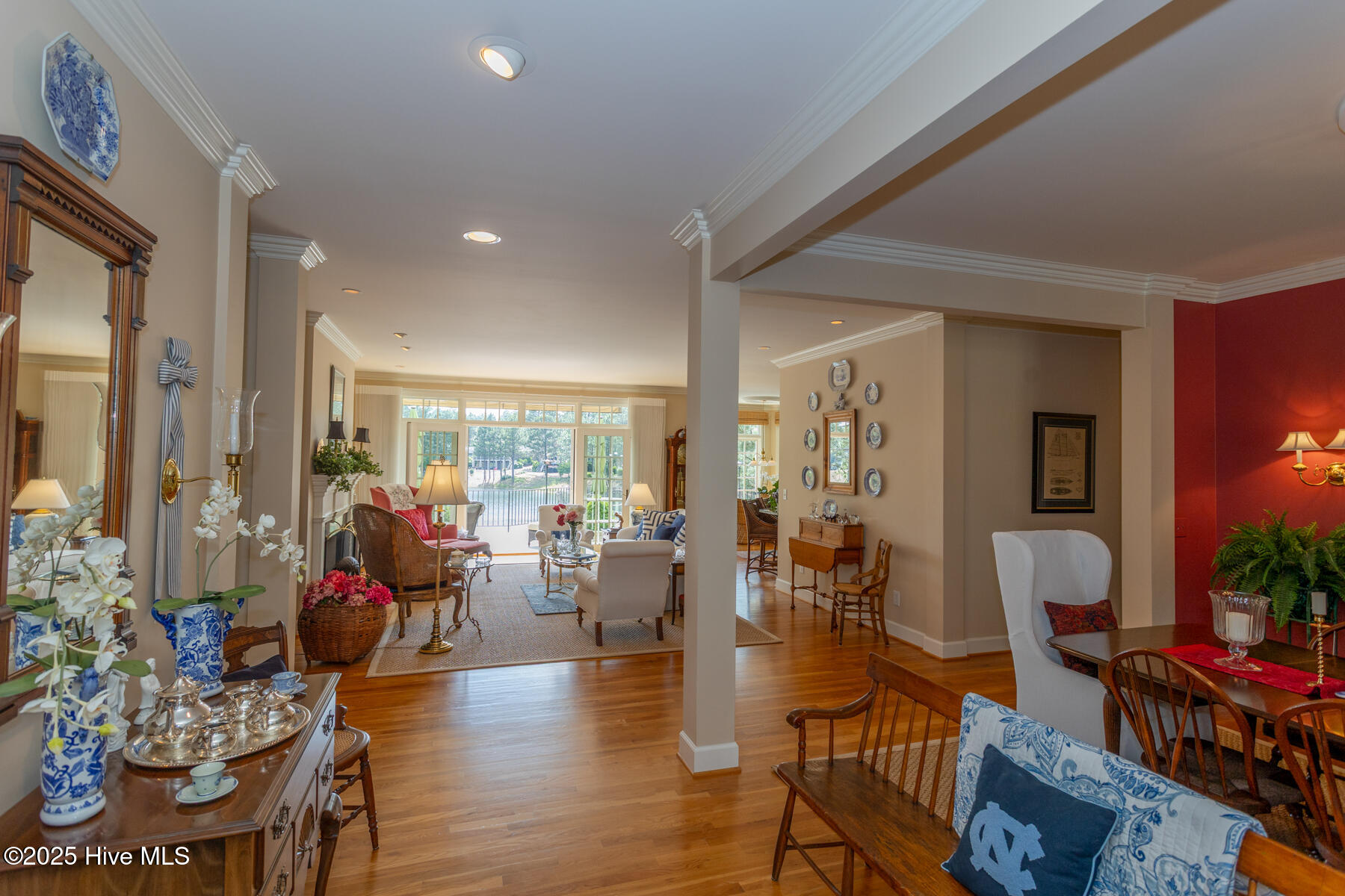 4 Interlachon Lane