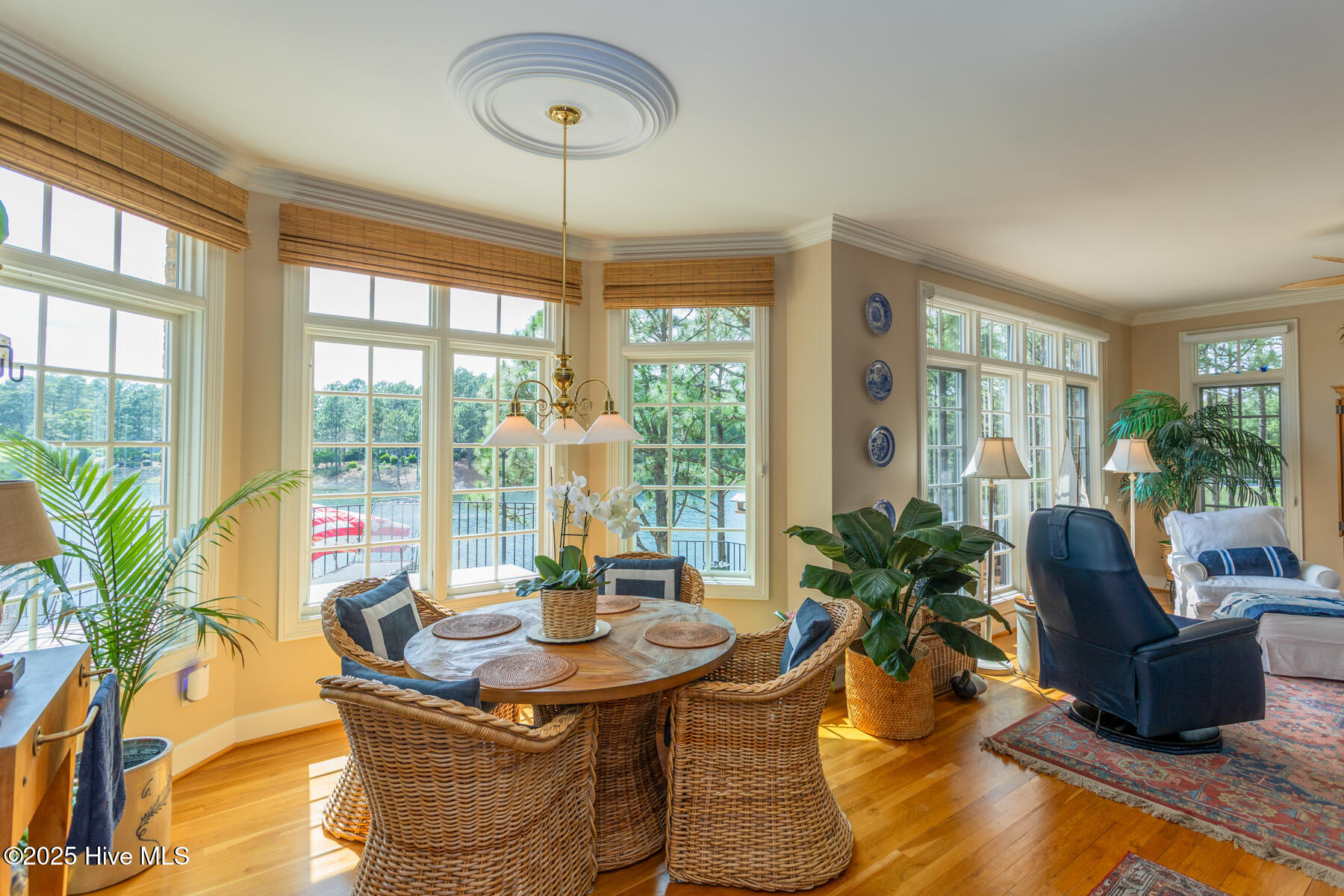4 Interlachon Lane