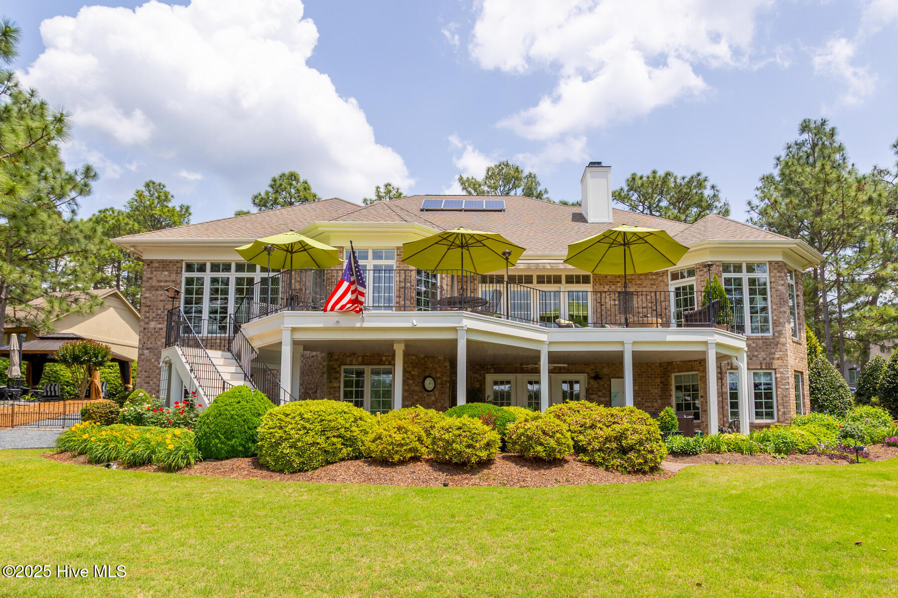 4 Interlachon Lane