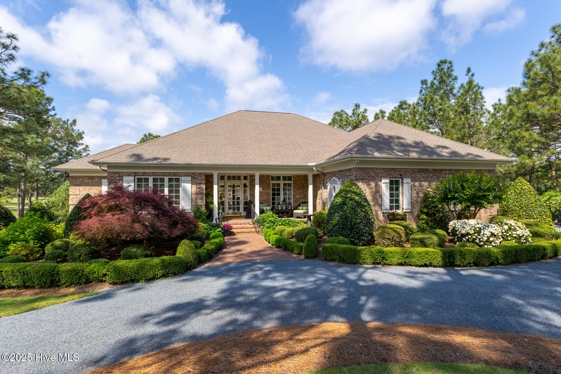 4 Interlachon Lane