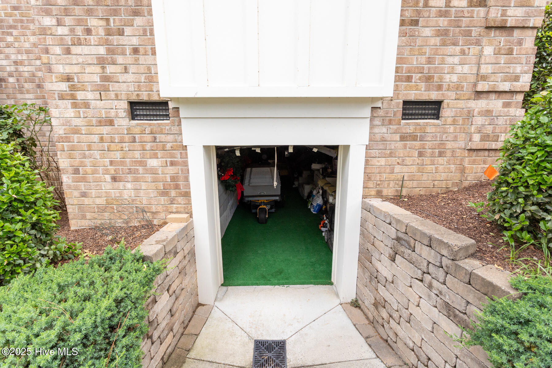 4 Interlachon Lane
