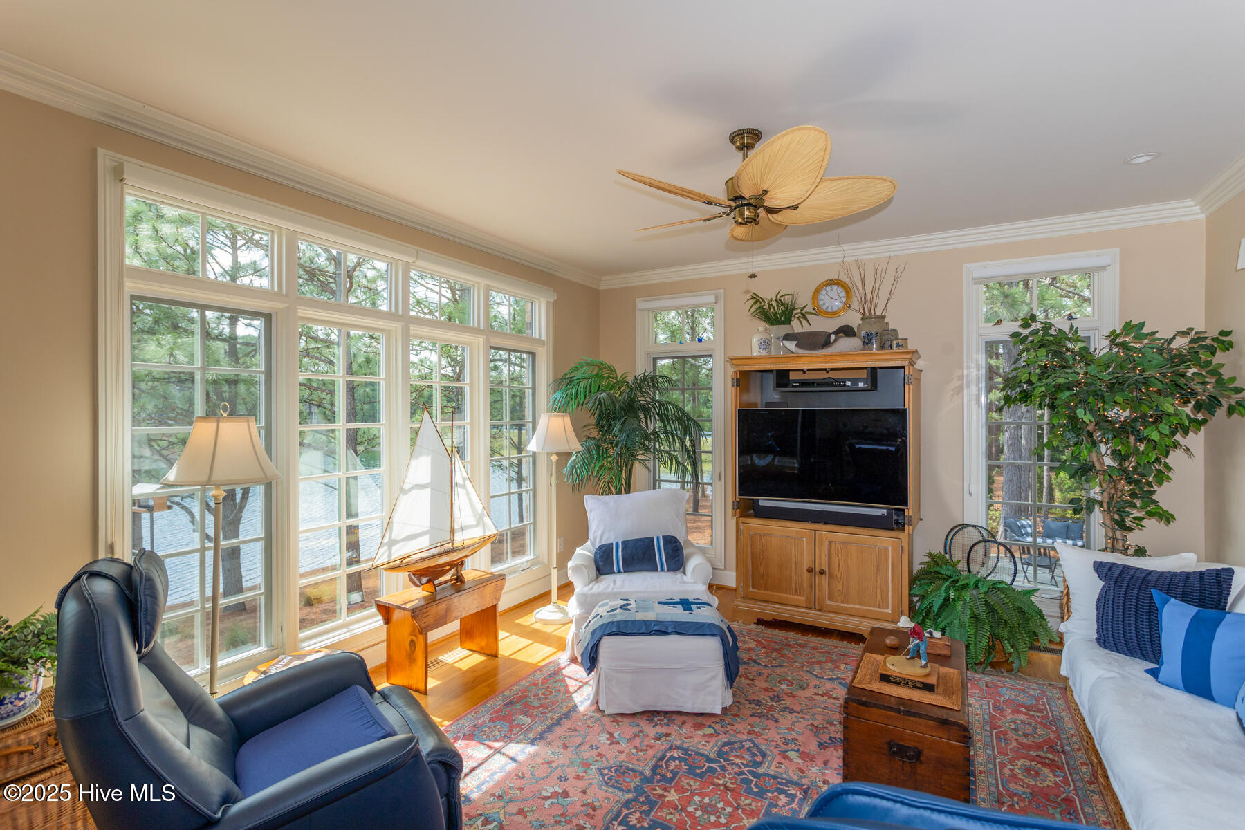 4 Interlachon Lane