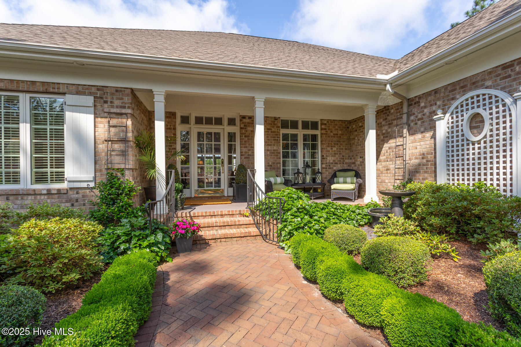 4 Interlachon Lane