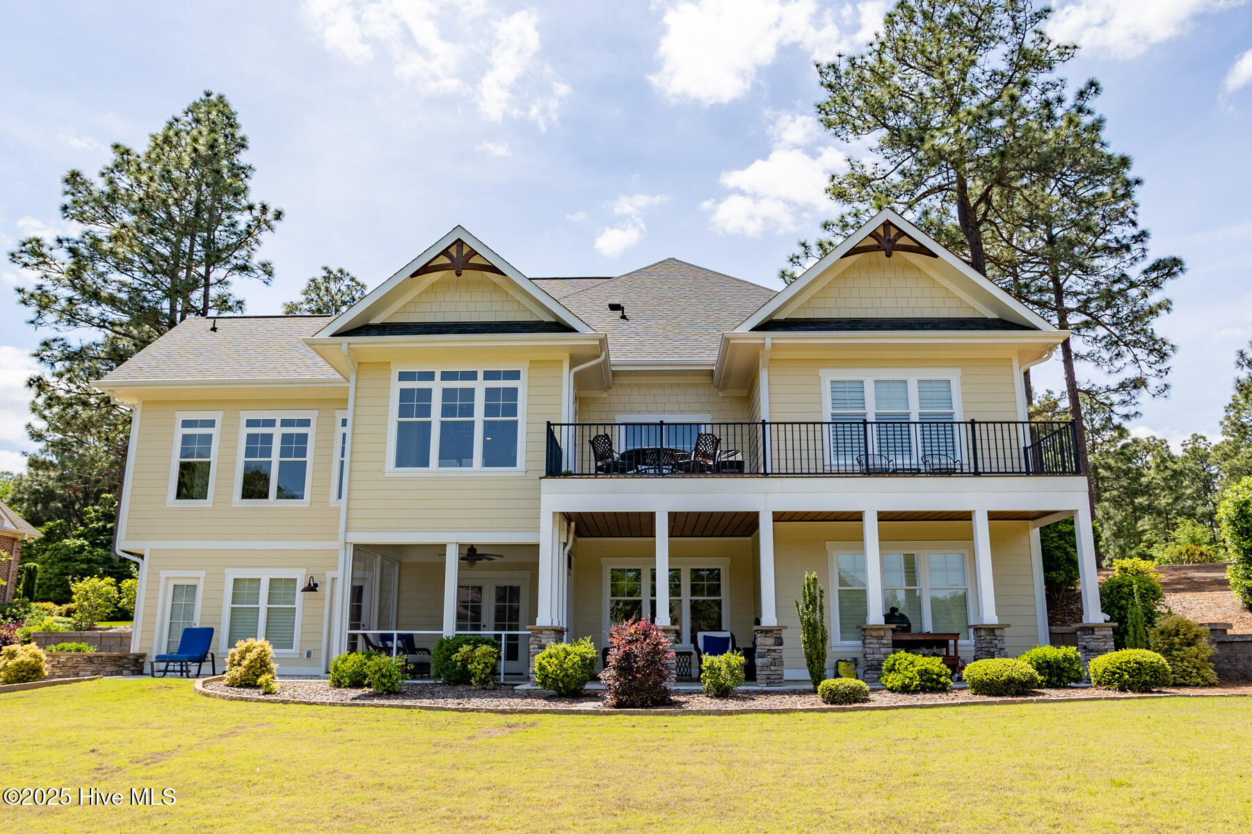 102 Featherston Point