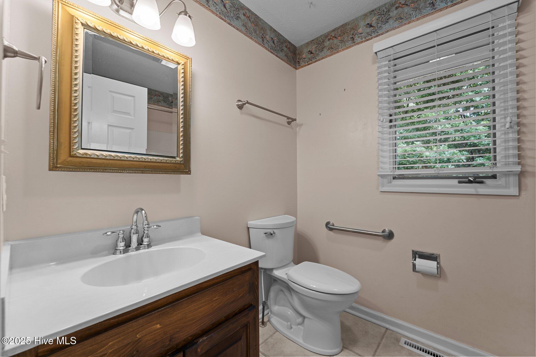 105 Lake Forest Drive