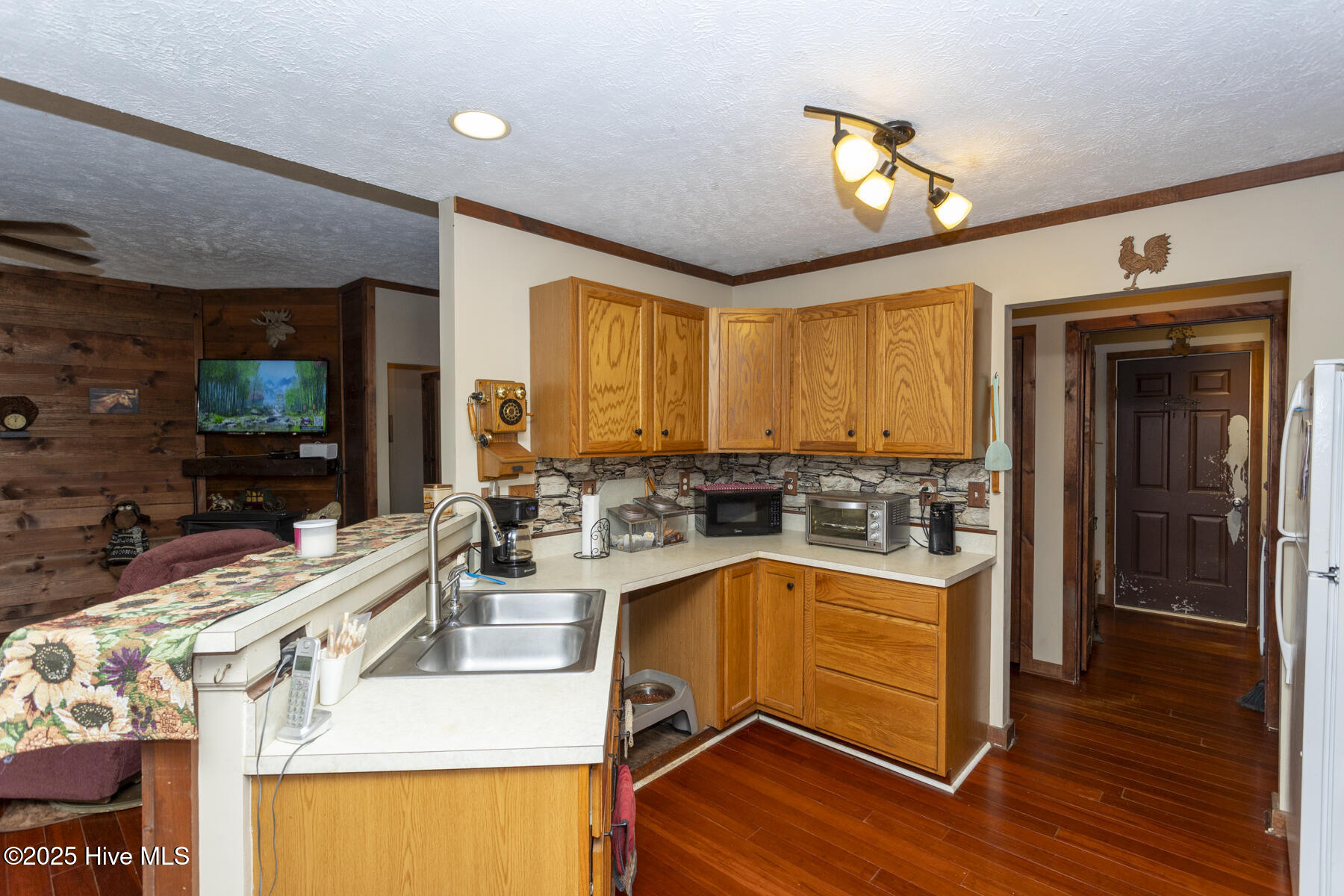 108 Western Trail