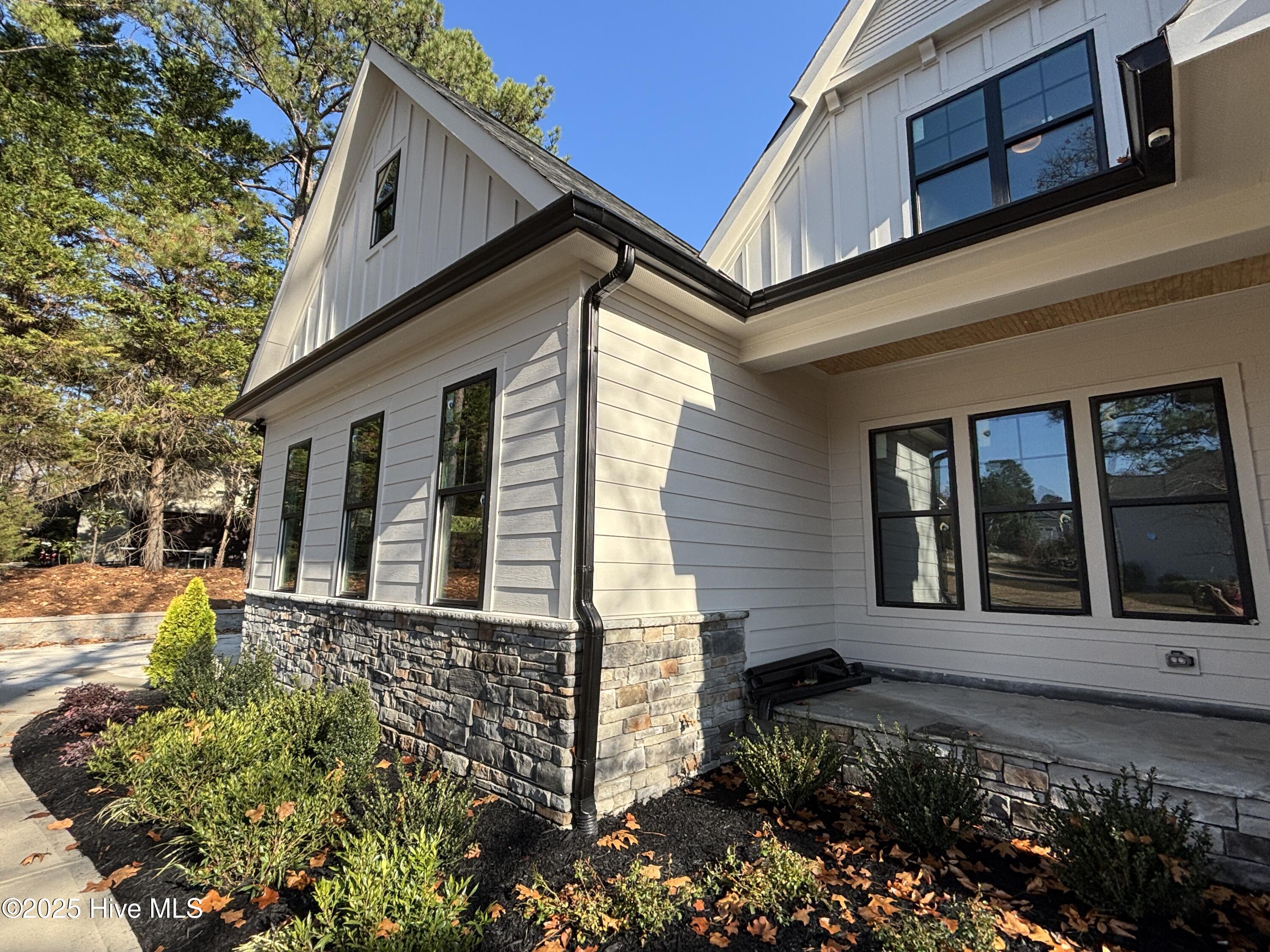 1040 Burning Tree Road