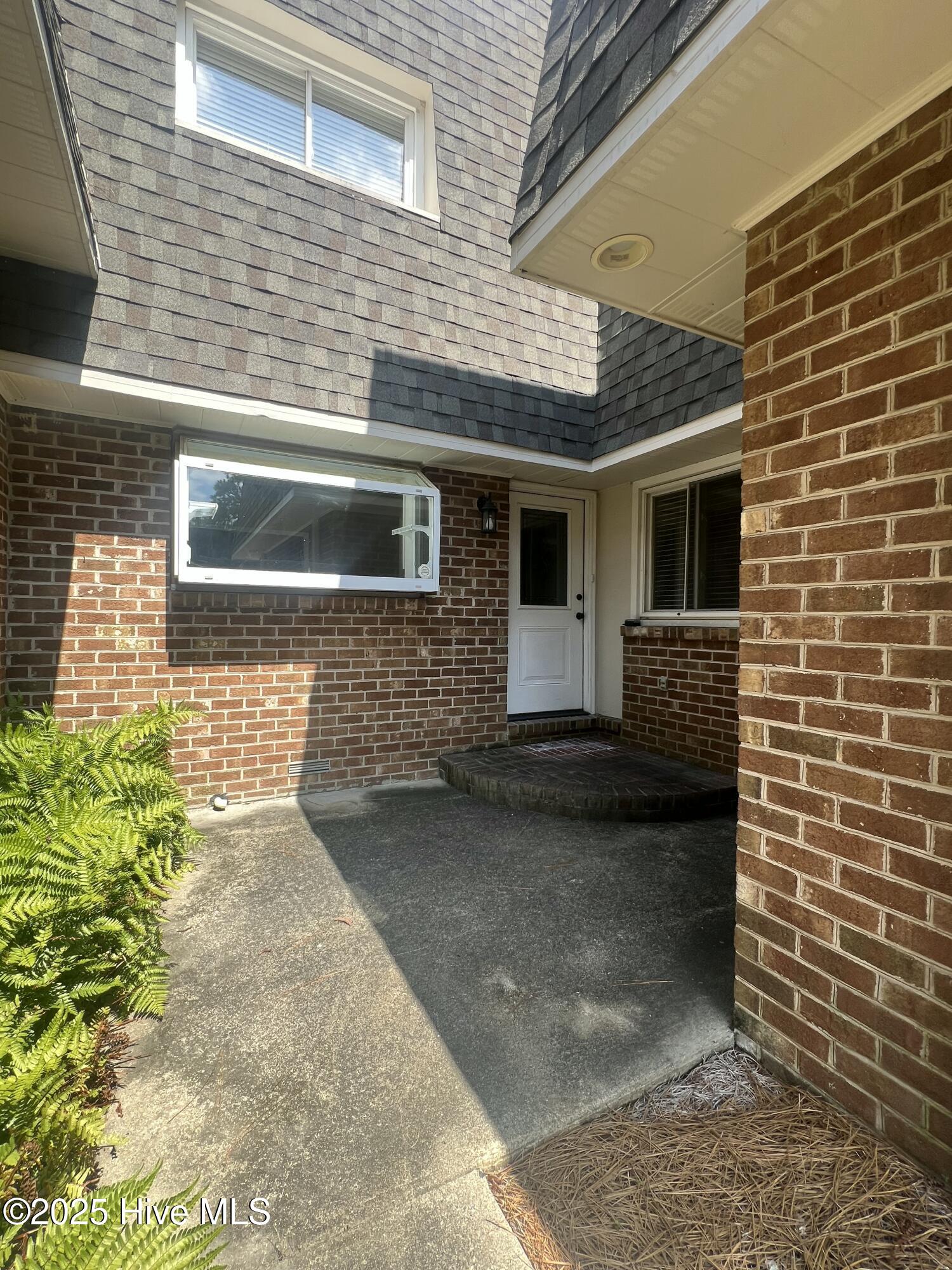 123 Racquet Lane