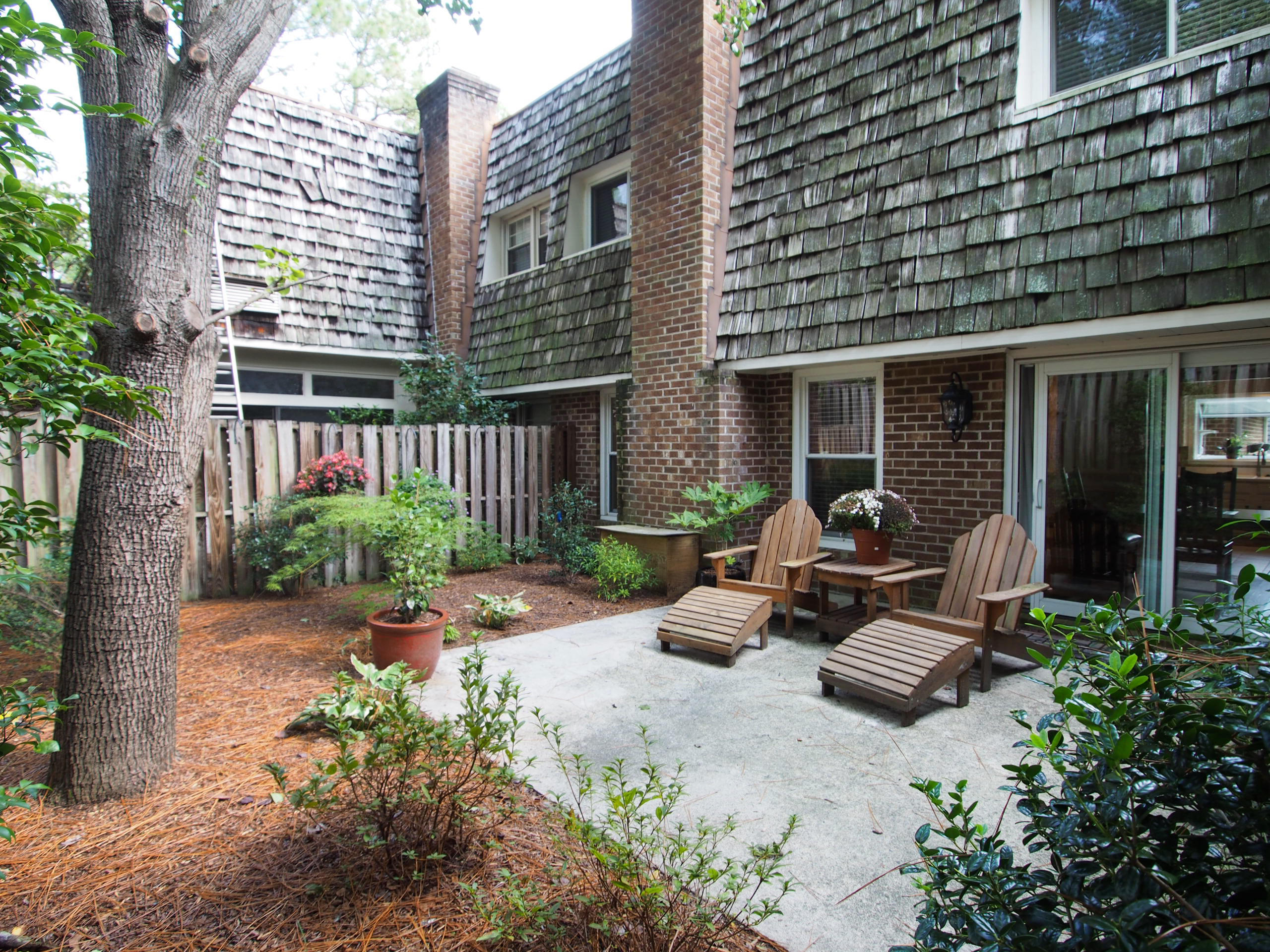 123 Racquet Lane