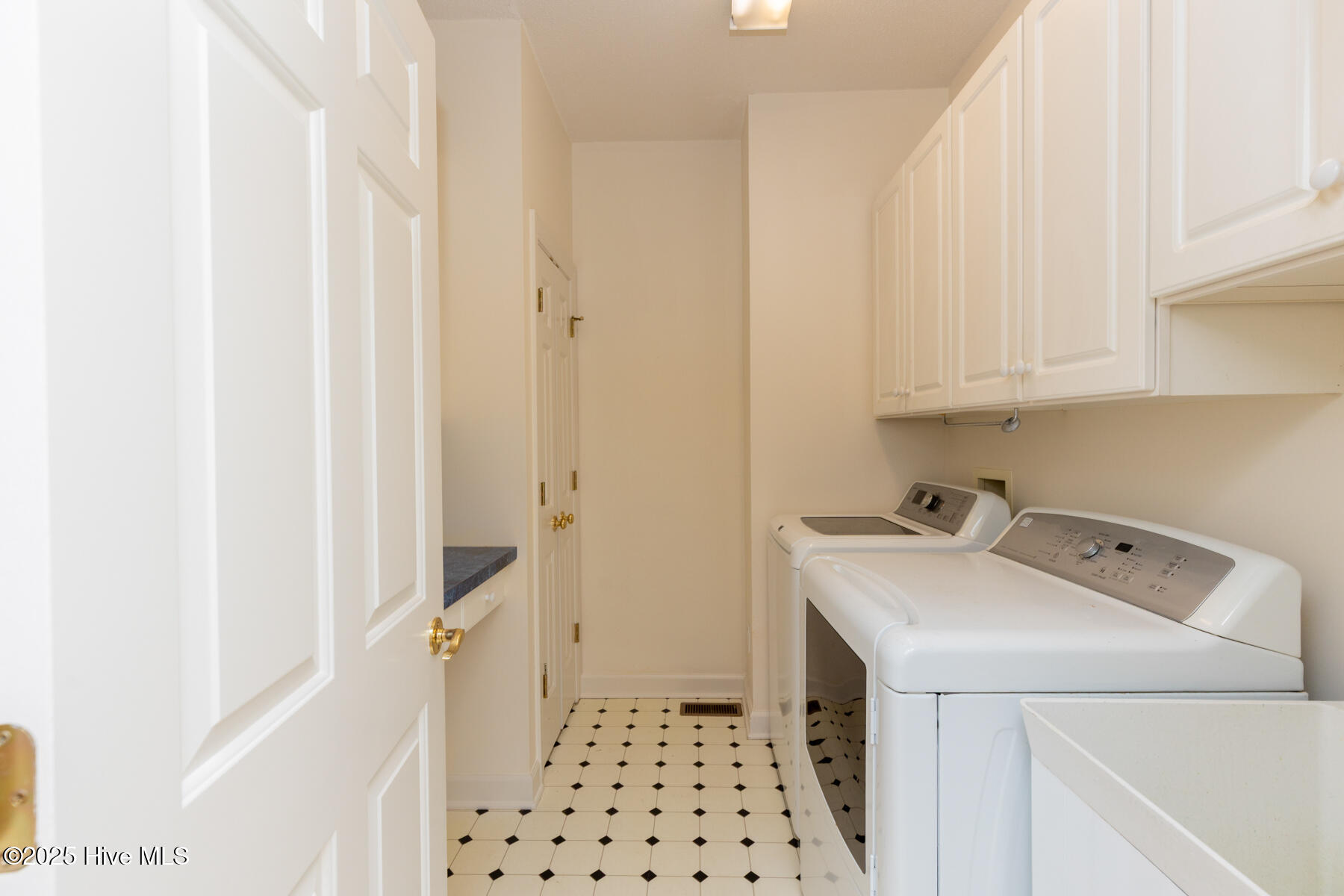 12 Sarclet Court