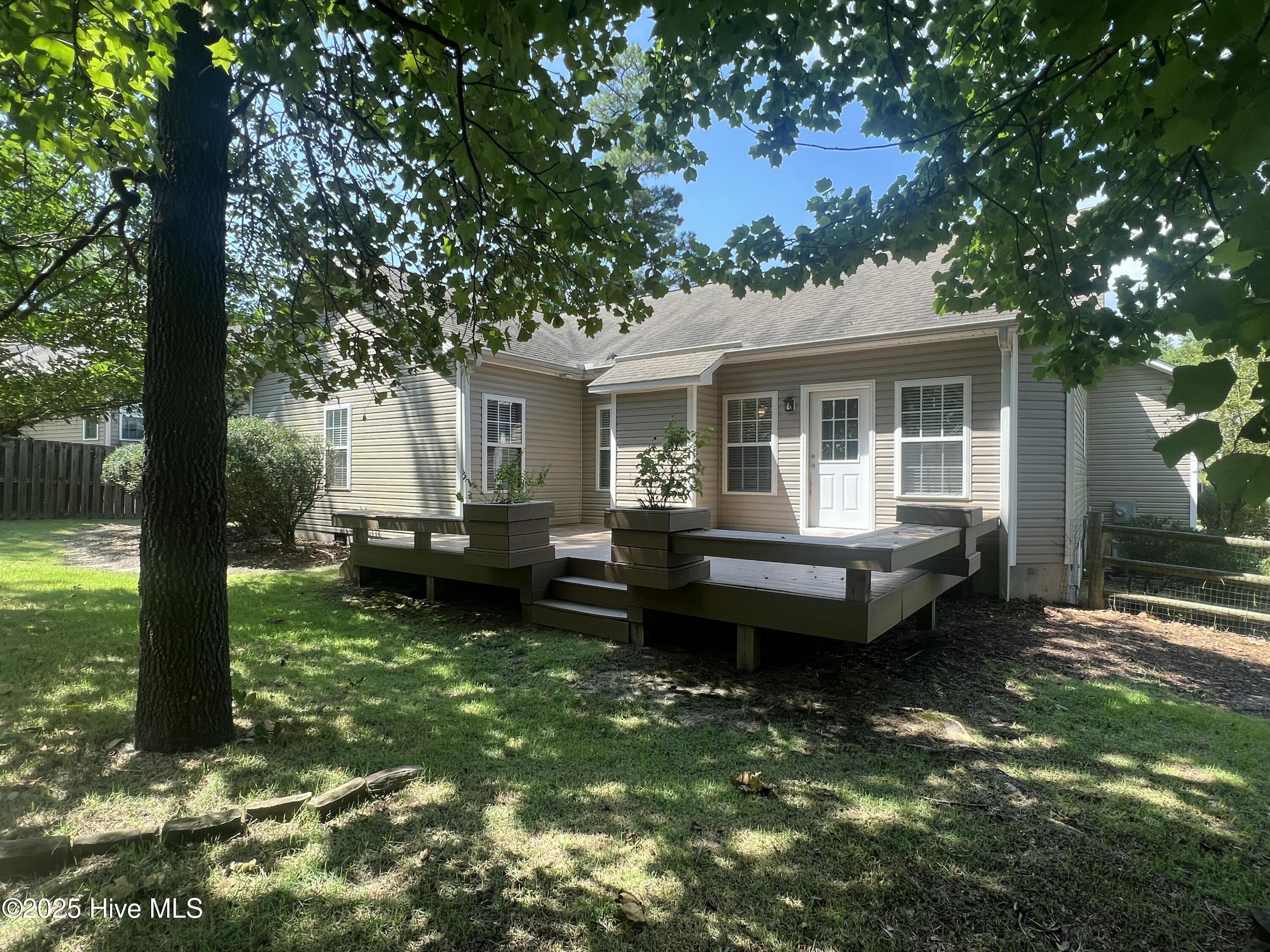 100 Kingswood Circle