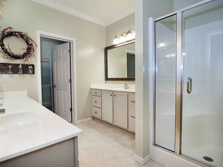 100 Kingswood Circle