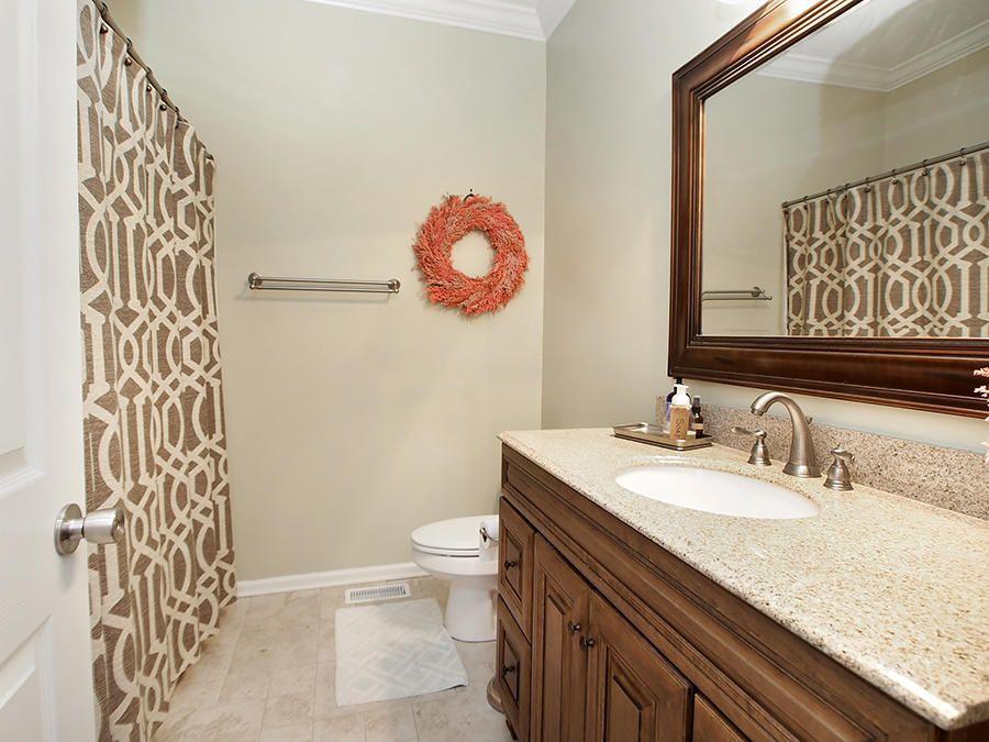 100 Kingswood Circle