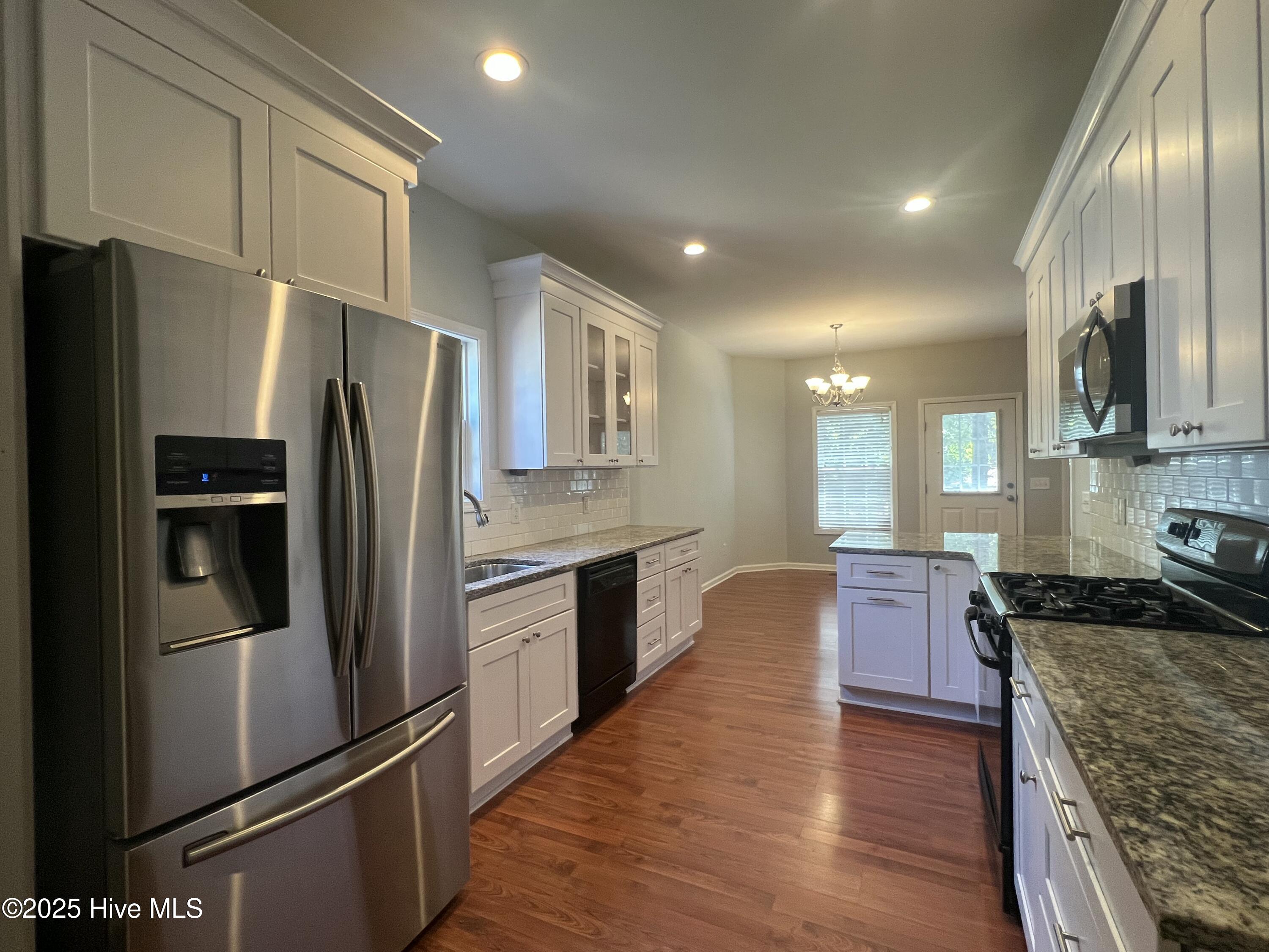 100 Kingswood Circle