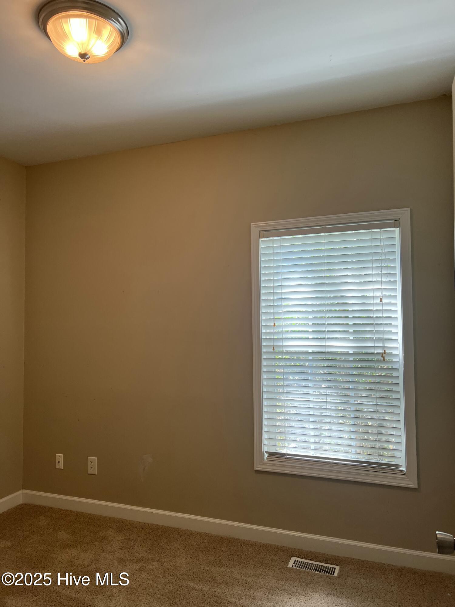 100 Kingswood Circle