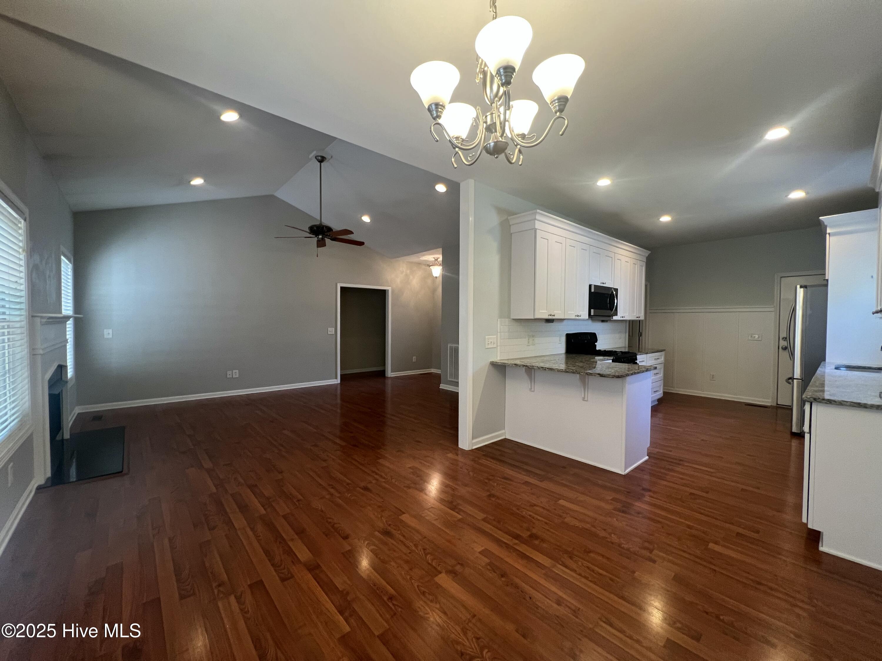 100 Kingswood Circle