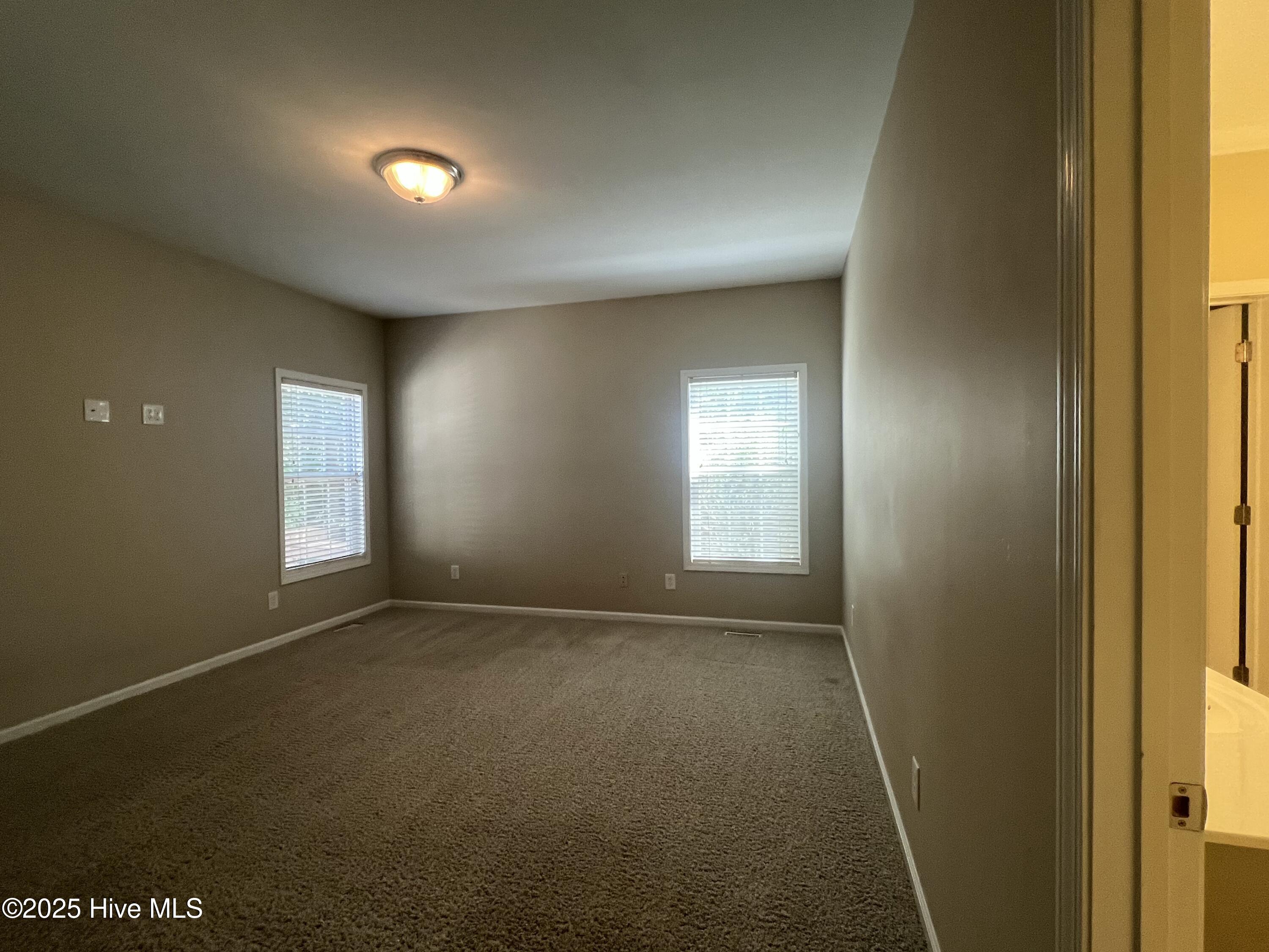 100 Kingswood Circle