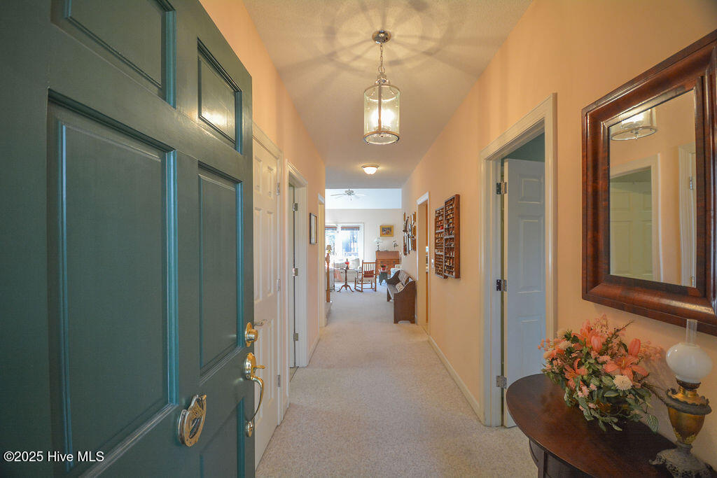 2 Hunter Court