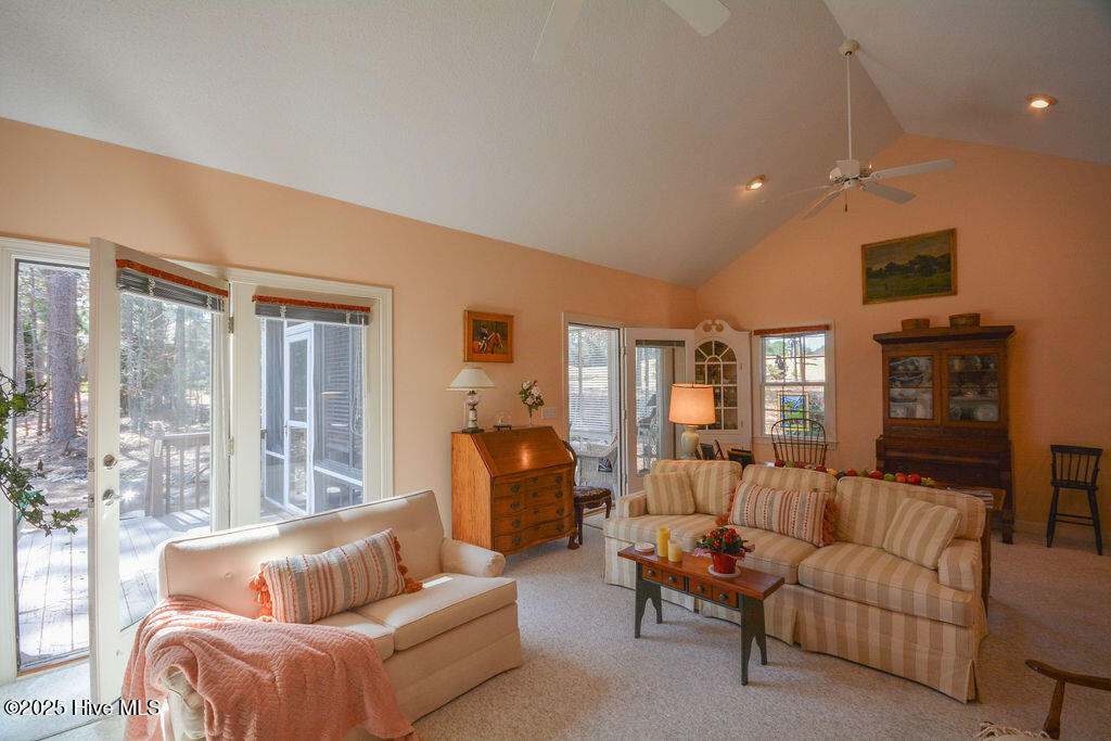 2 Hunter Court