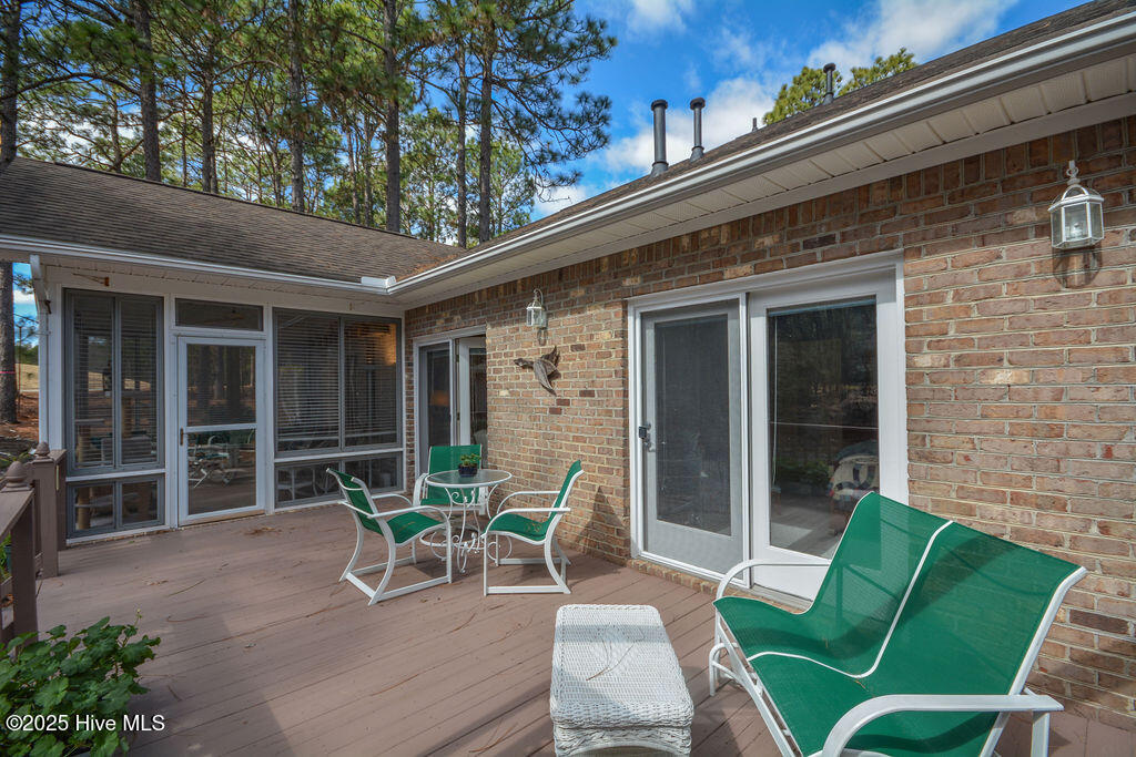 2 Hunter Court