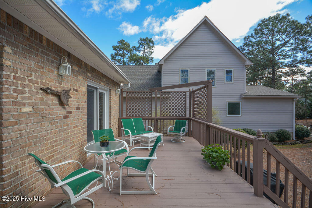 2 Hunter Court