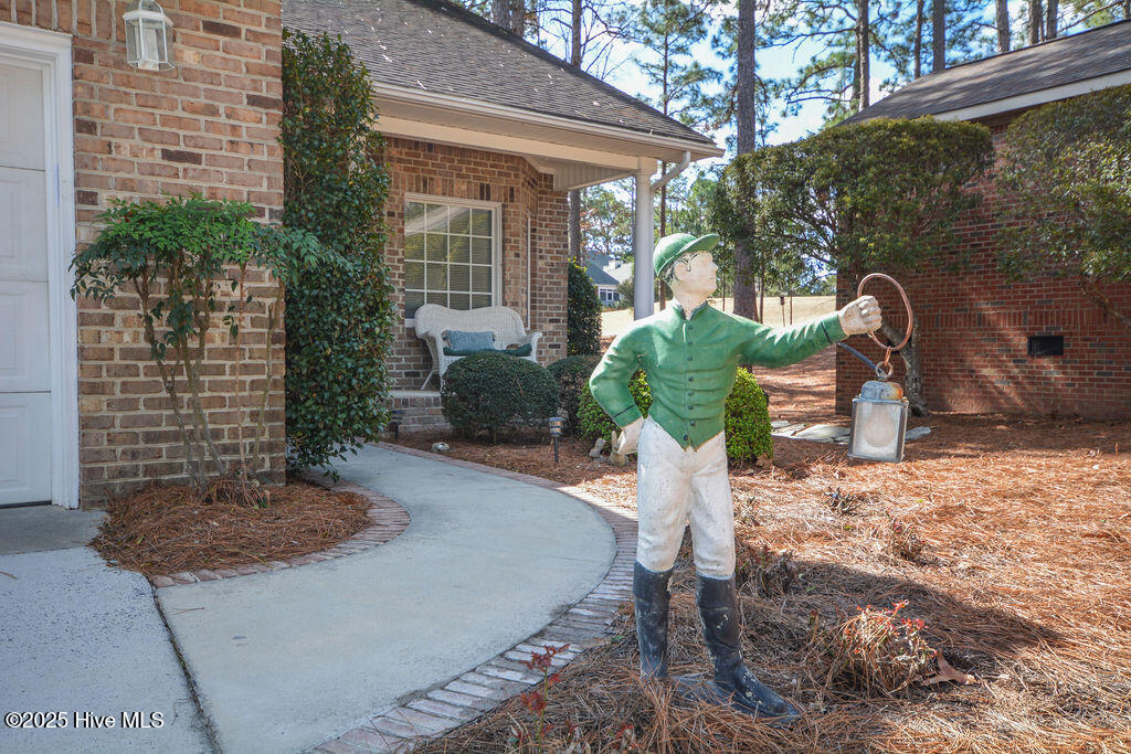 2 Hunter Court