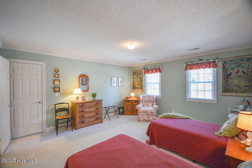 2 Hunter Court