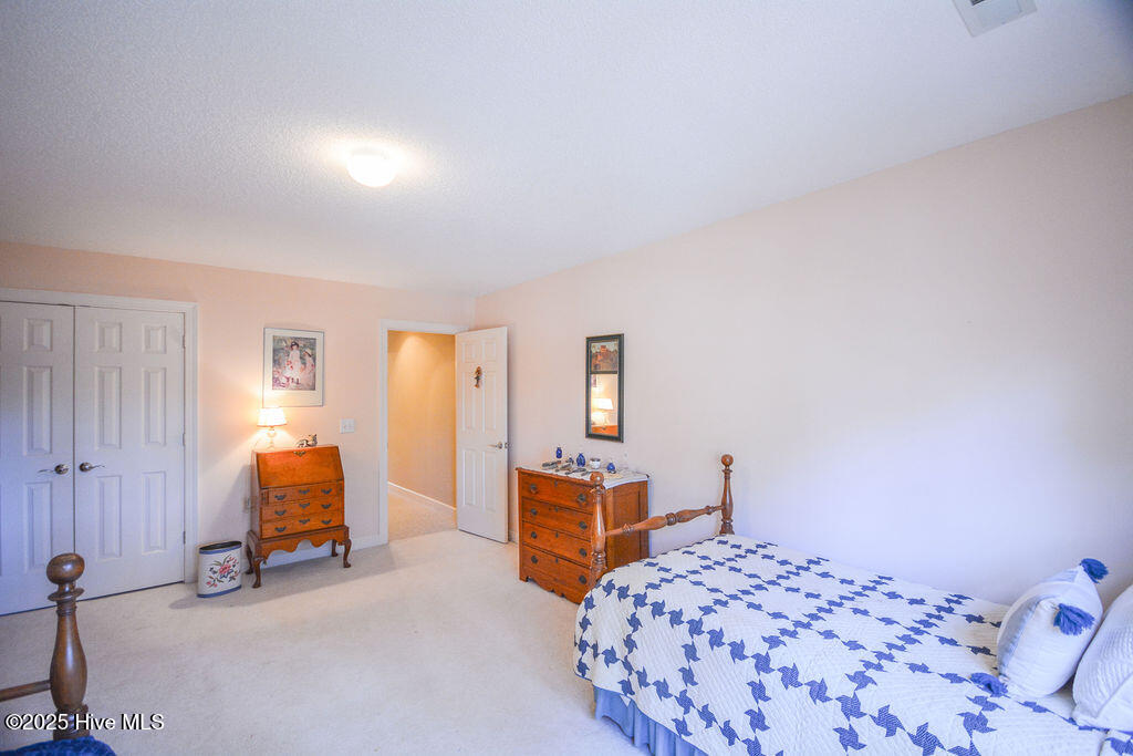 2 Hunter Court