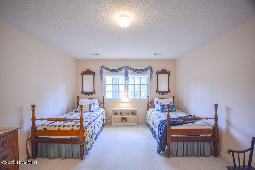 2 Hunter Court