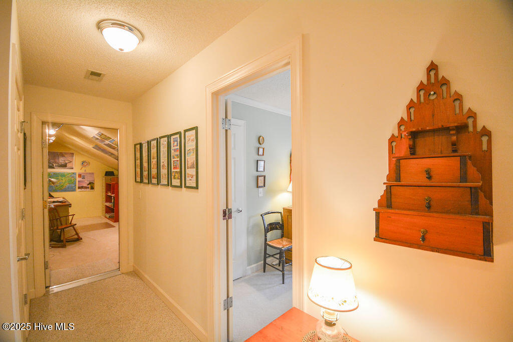 2 Hunter Court