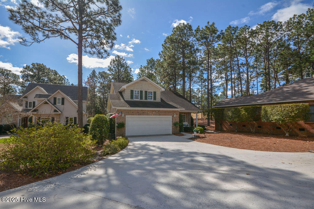 2 Hunter Court