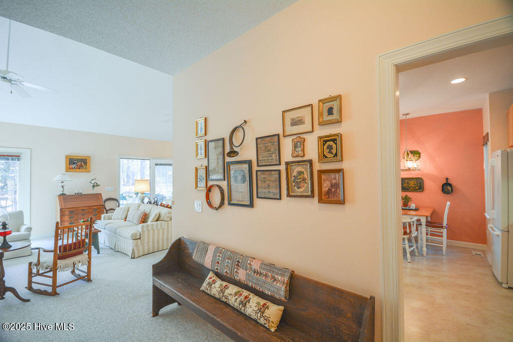 2 Hunter Court
