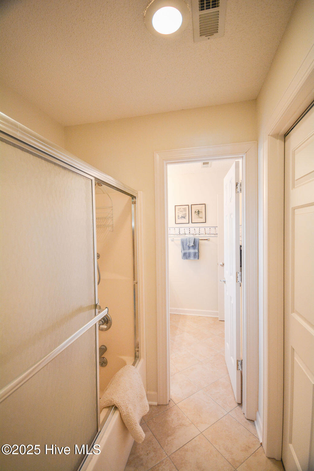2 Hunter Court