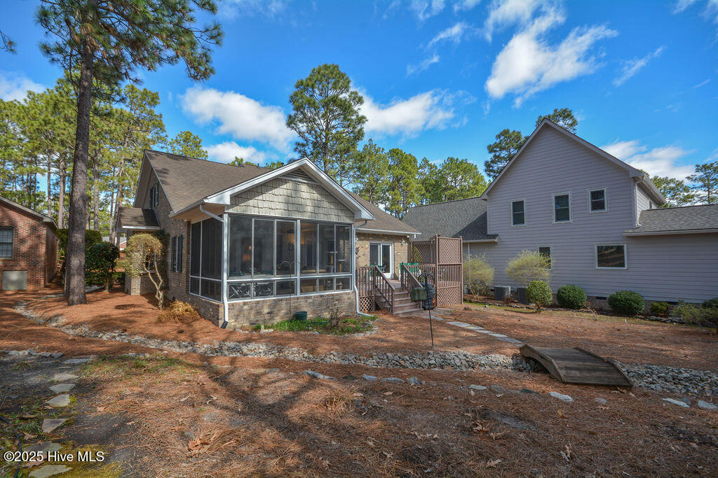2 Hunter Court