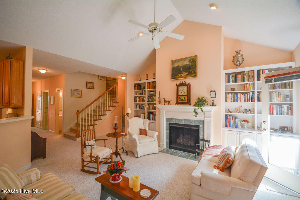 2 Hunter Court
