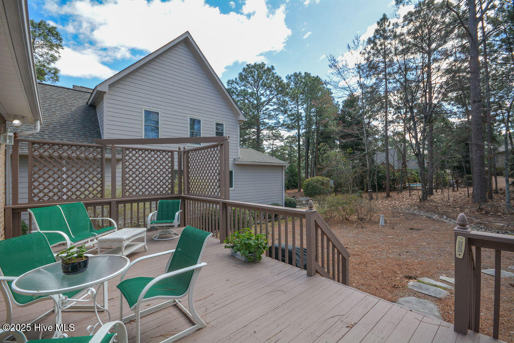 2 Hunter Court