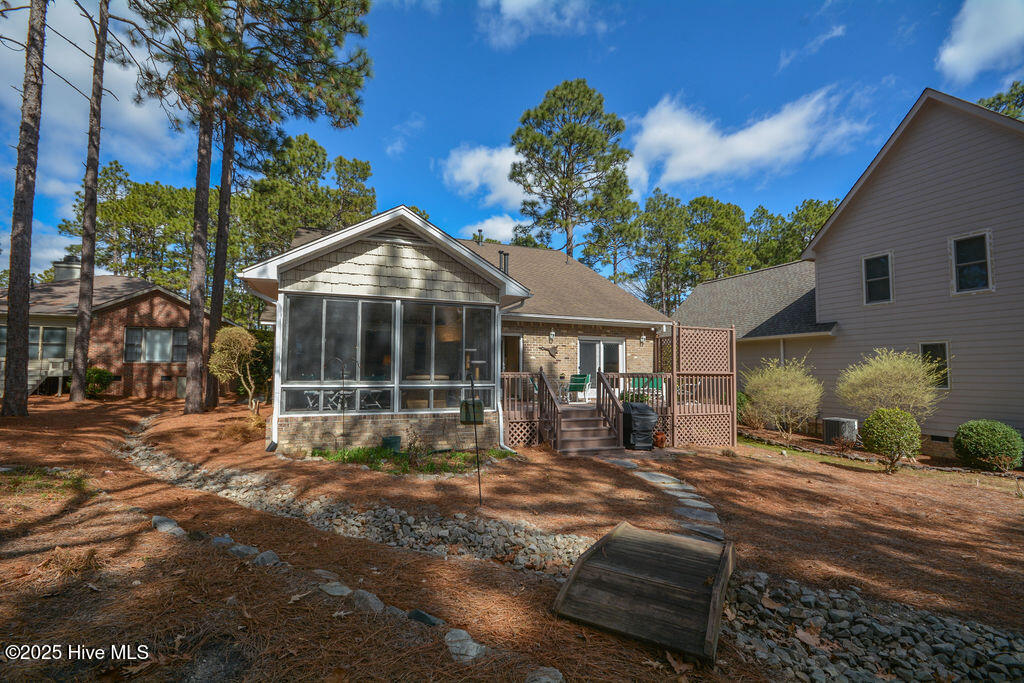 2 Hunter Court