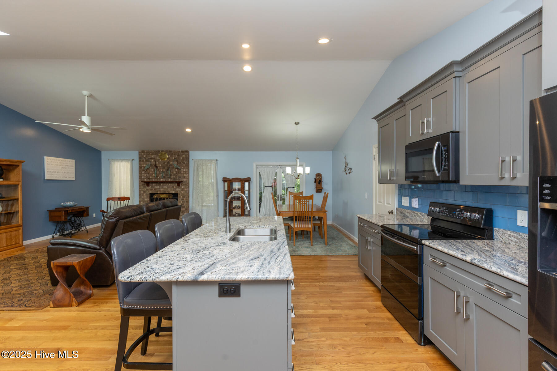 106 Fox Run Ct