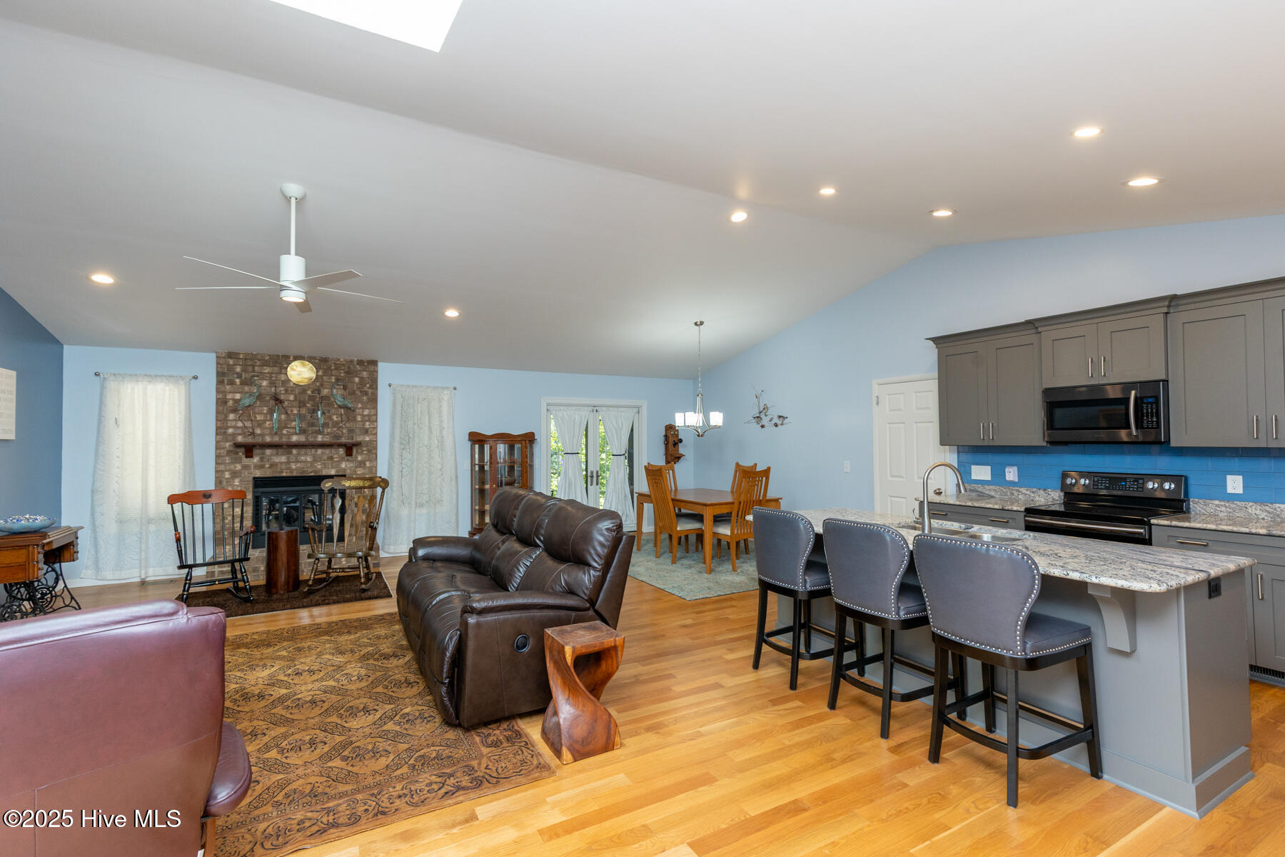 106 Fox Run Ct