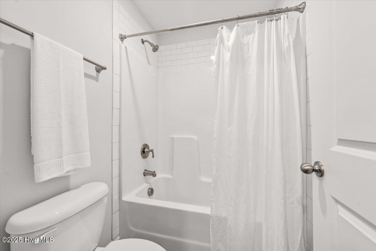 7013 Harrison Lane, West End