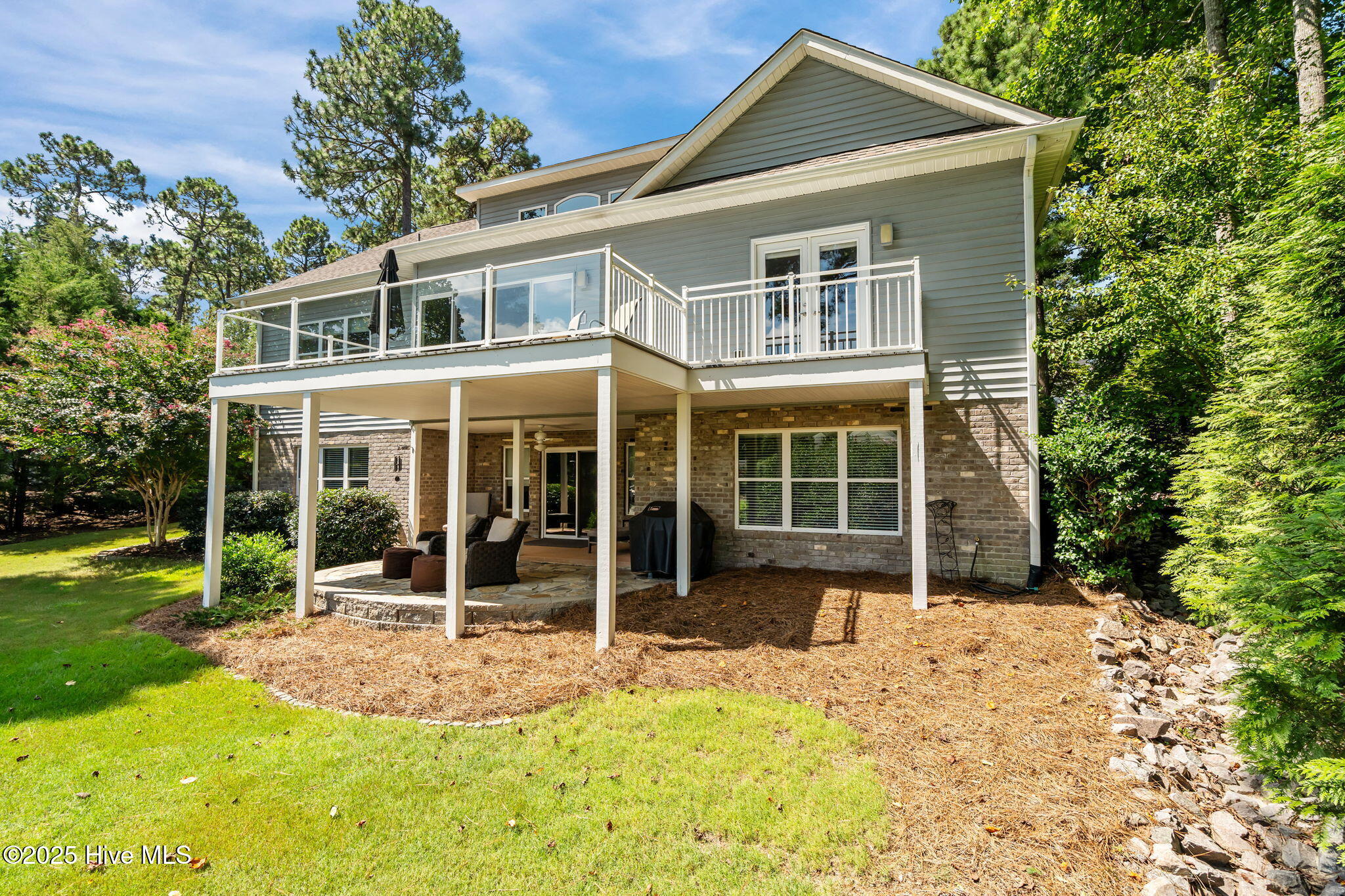 530 Lake Forest Drive SE