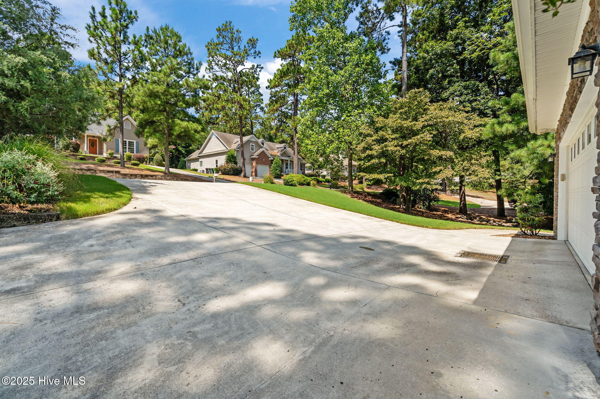530 Lake Forest Drive SE