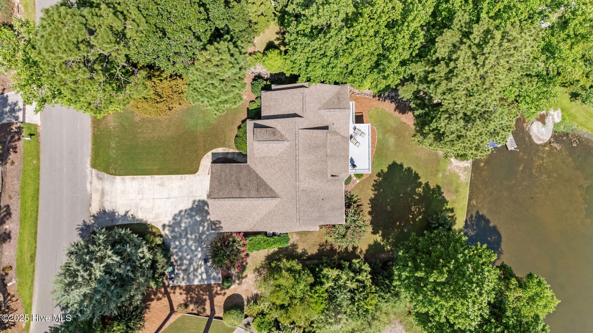 530 Lake Forest Drive SE