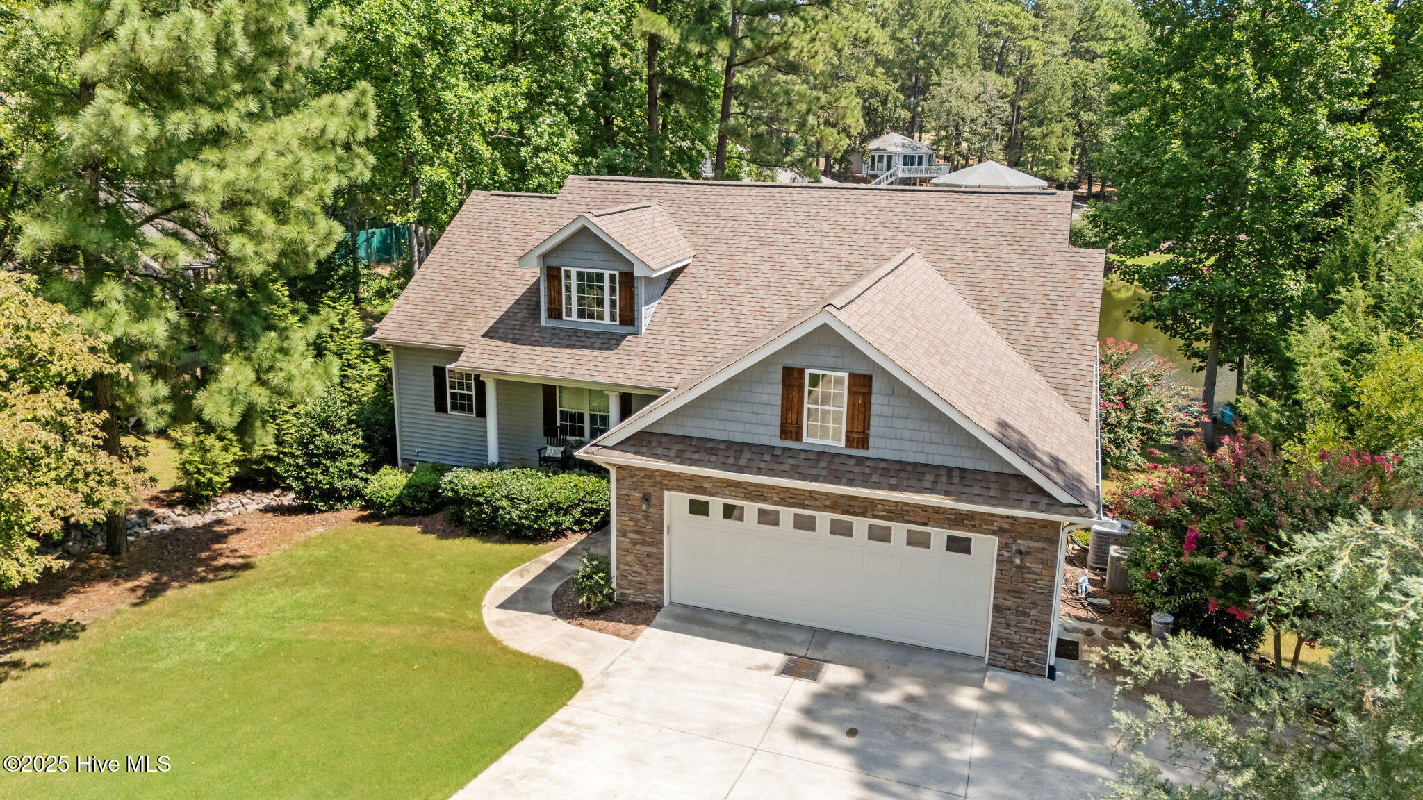 530 Lake Forest Drive SE